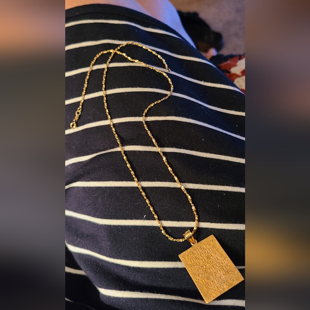 14k Gold Pendant & Sparklin Necklace. Christian/Catholic Jesus/Bible Quote. 10g - Picture 3 of 7